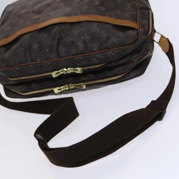 LOUIS VUITTON Monogram Reporter GM Shoulder Bag - Picture 7 of 15